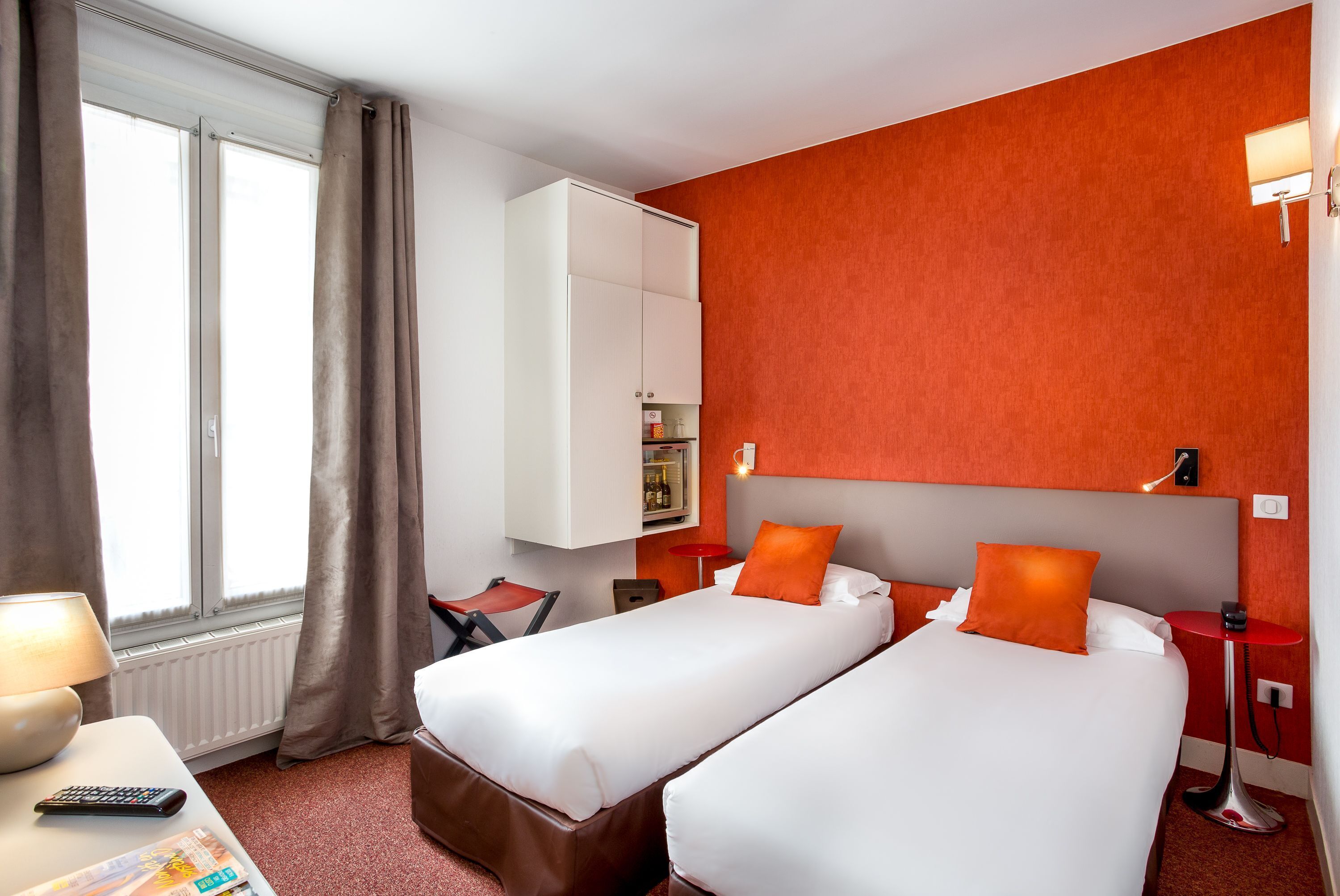 1 bedroom, hypo-allergenic bedding, minibar, in-room safe