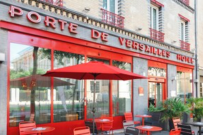 Terrace/patio - Porte de Versailles Hotel (Paris)