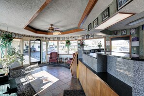 Interior - Drake Inn (Nashville)