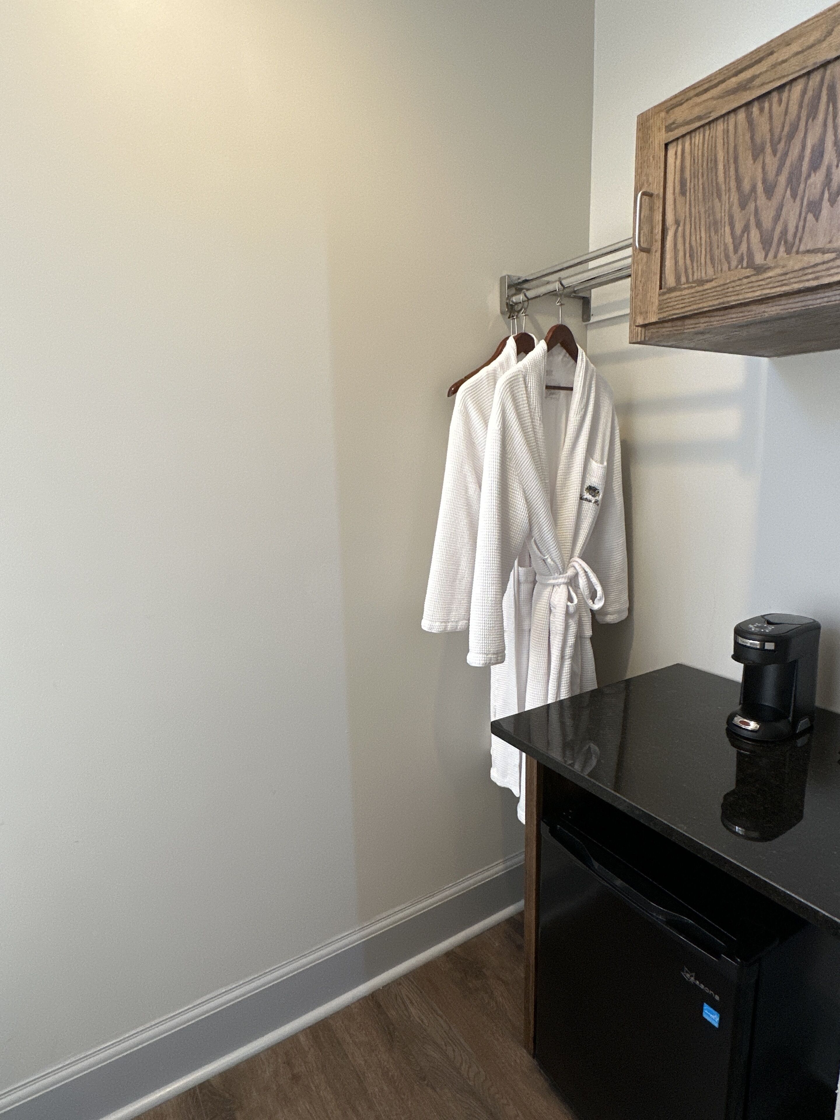 hemingway | 1 bedroom, premium bedding, iron/ironing board, free wifi