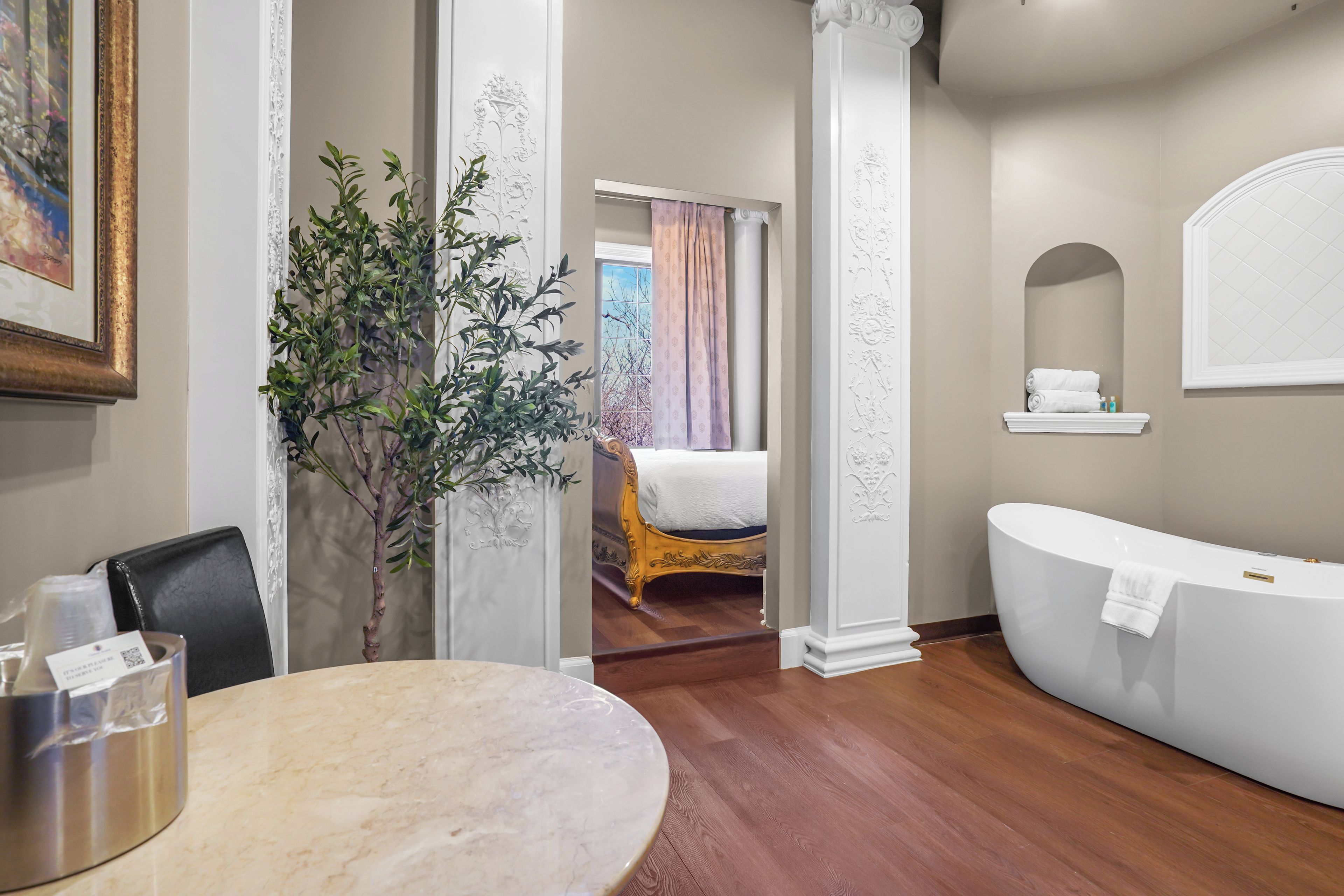 Photo - Chateau Avalon Hotel & Spa