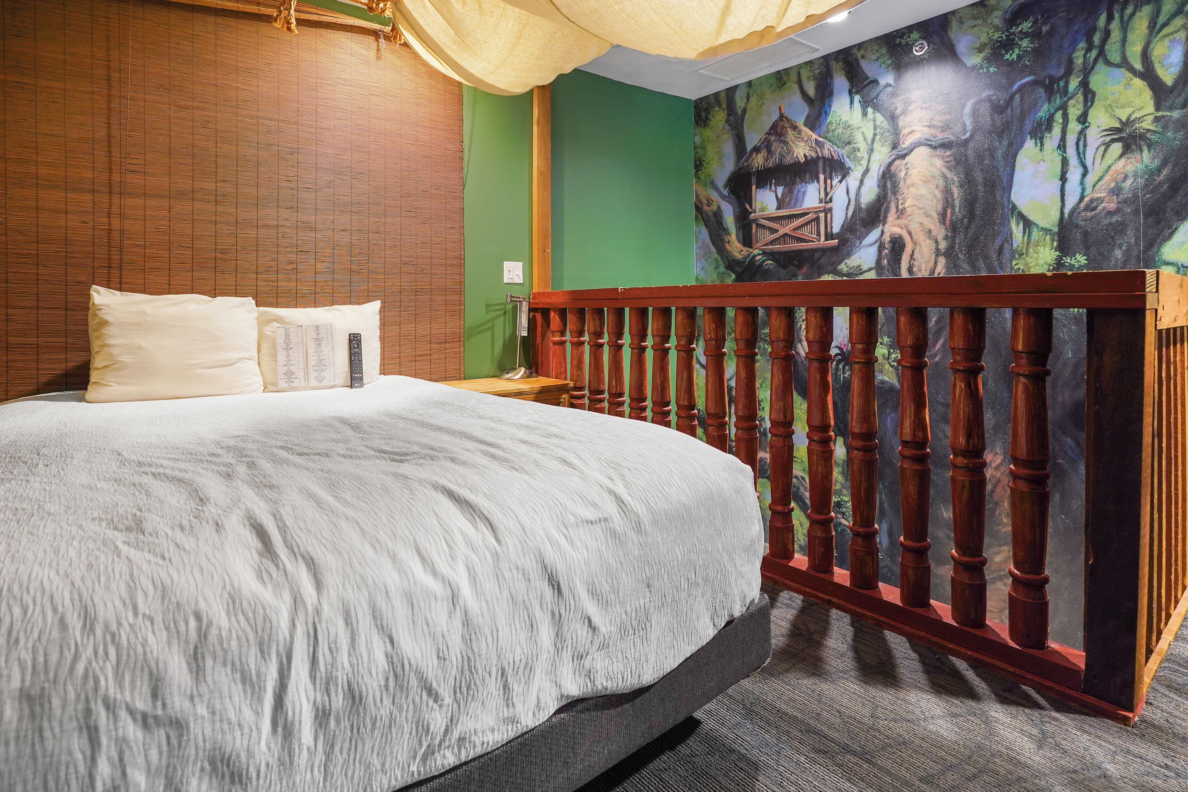 Habitación, para no fumadores | Ropa de cama de alta calidad y tabla de planchar con plancha 