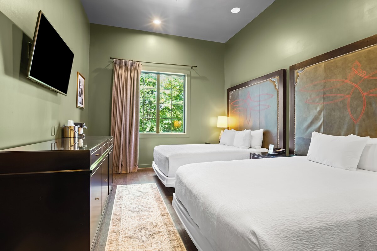 Double Queen Chateau Suite | Premium bedding, iron/ironing board (on request), WiFi (free)