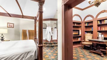 Presidential | Premium bedding, iron/ironing board (on request), WiFi (free)