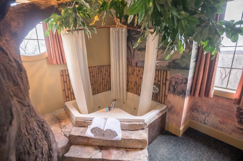 Chateau Avalon Hotel & Spa
