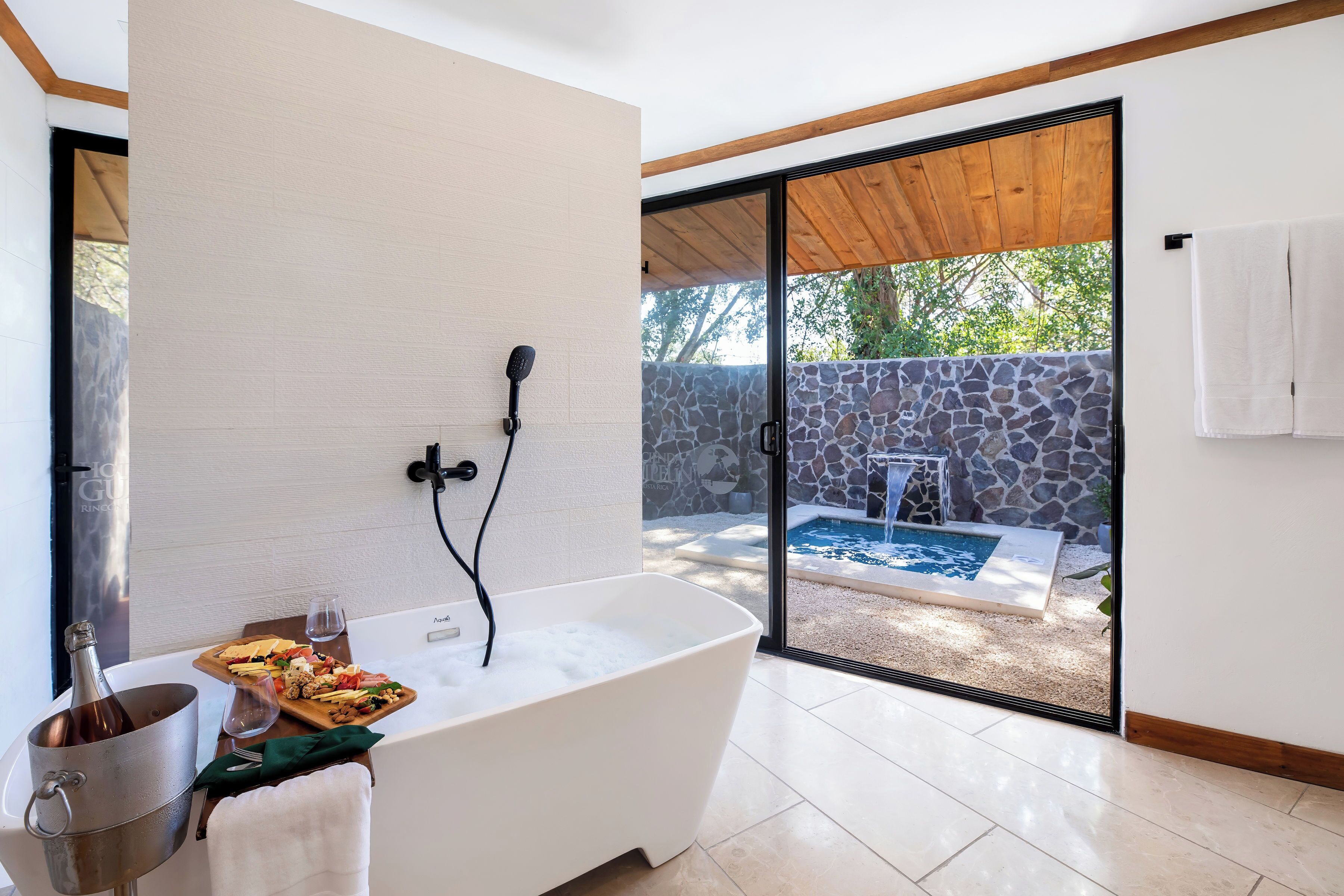 Suite nupcial | Roba de llit hipoal·lergògena i caixa forta a l&#x27;habitació 