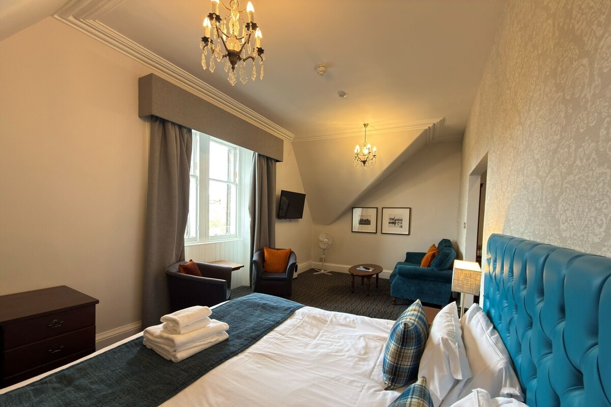 Executive Double Room, River View | Free WiFi, bed sheets