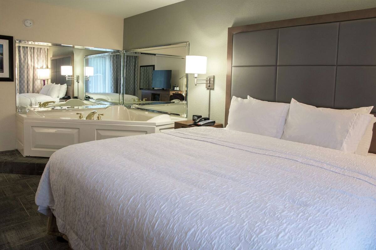 Coffre-fort pour ordinateur portable, literie fournie