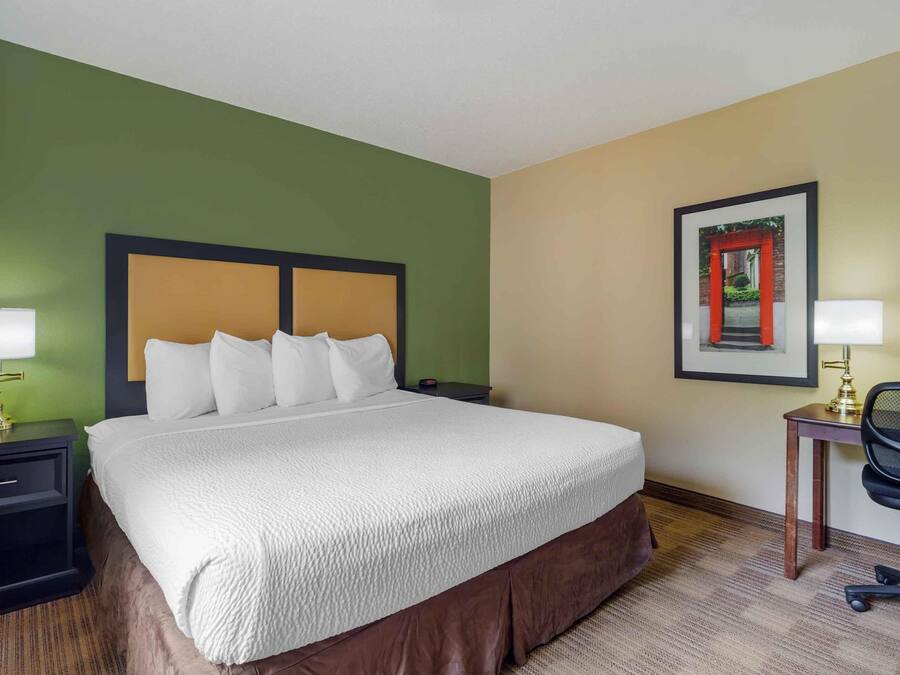 Desk, iron/ironing board, free WiFi, bed sheets