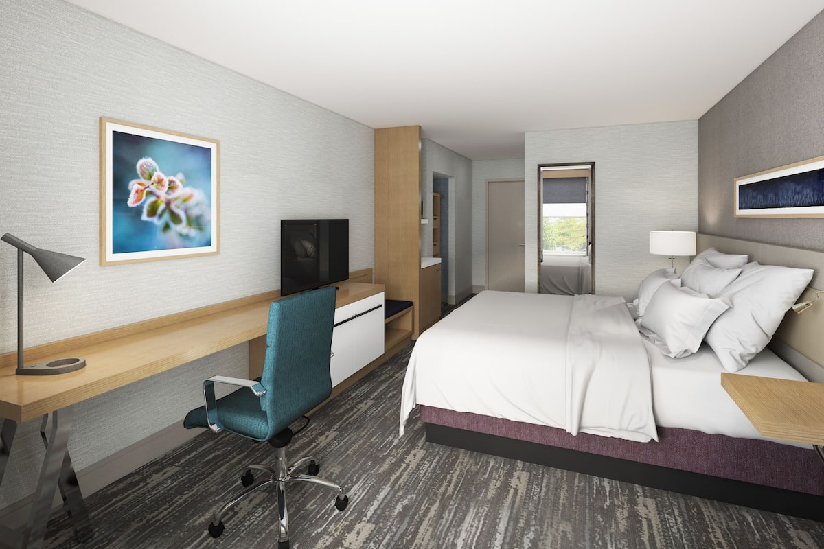 in-room safe, desk, laptop workspace, blackout curtains