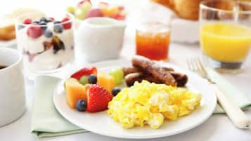 Desayuno a la carta todos los días (con cargo)