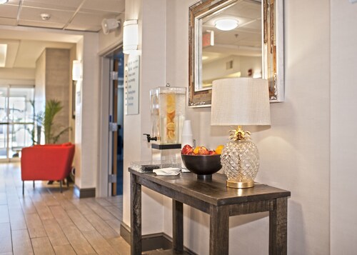 Holiday Inn Express Hotel & Suites Chanhassen by IHG