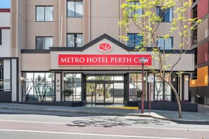 Exterior - Metro Hotel Perth City (East Perth)