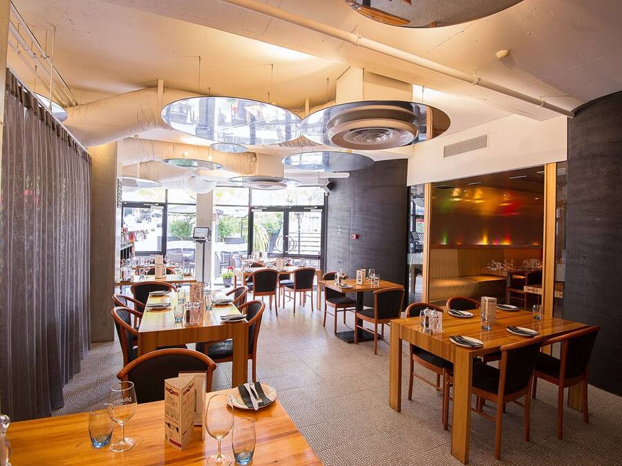 Daily full breakfast (AUD 23 per person)