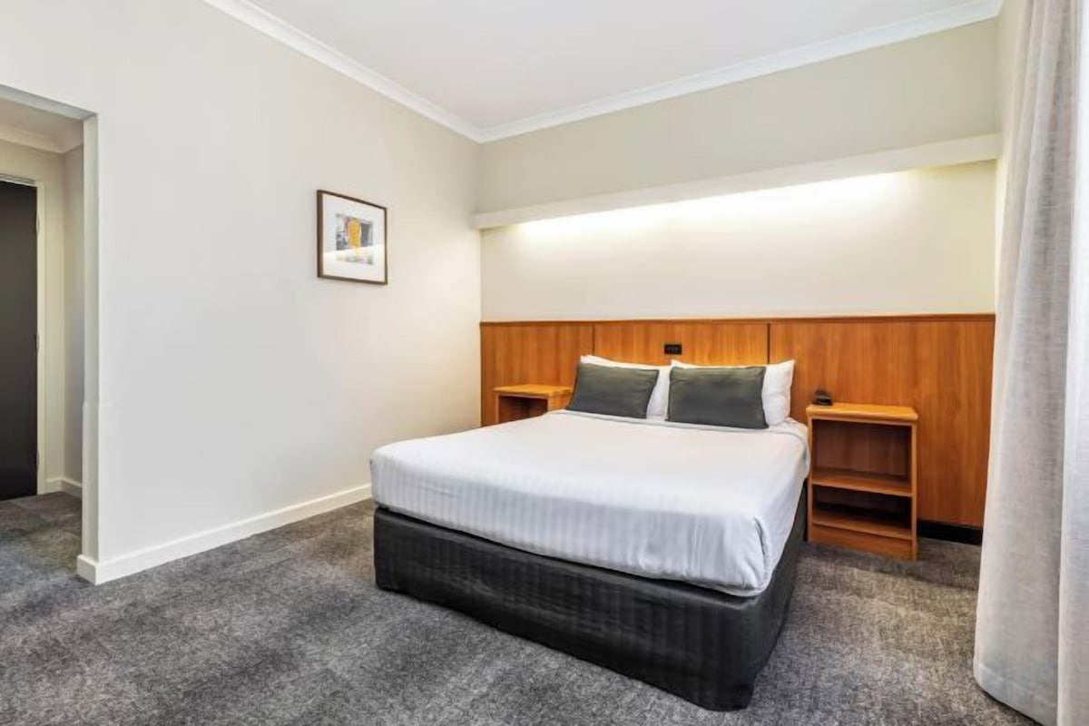 Premium bedding, iron/ironing board, WiFi (free), bed sheets