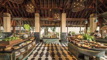 Petit déjeuner continental (203 MYR par personne)