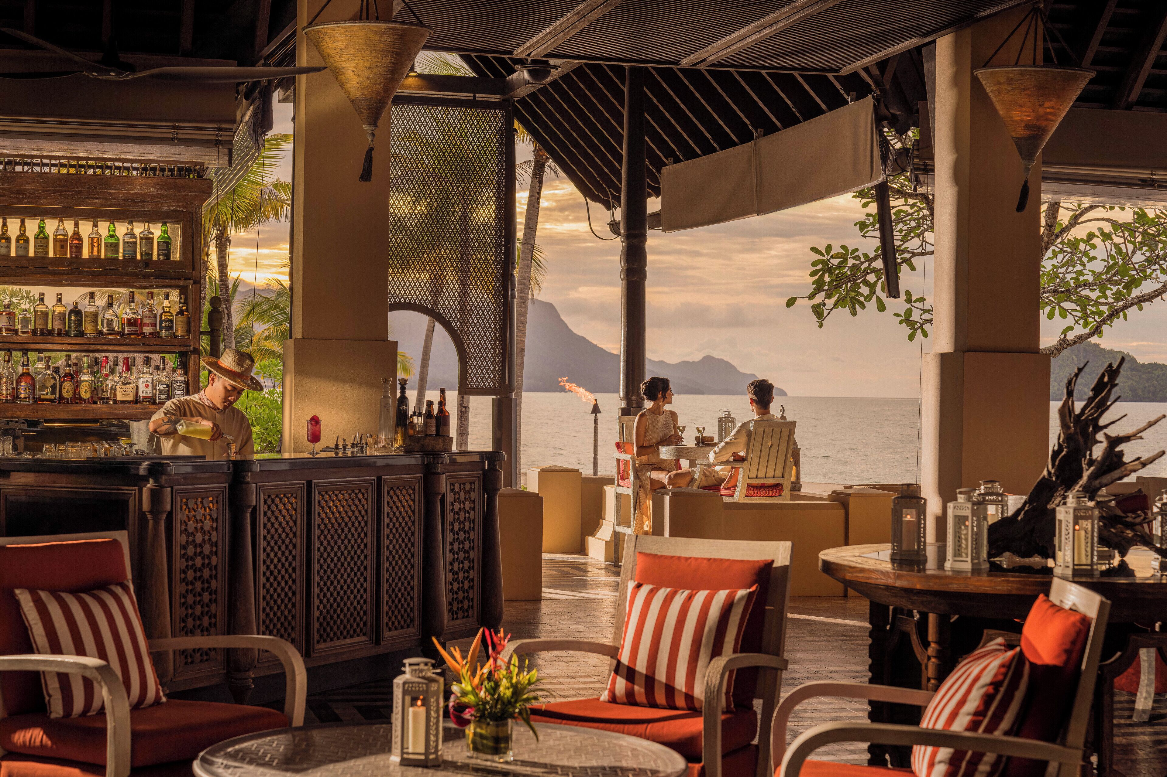 Cocktail bar, beach views, open daily