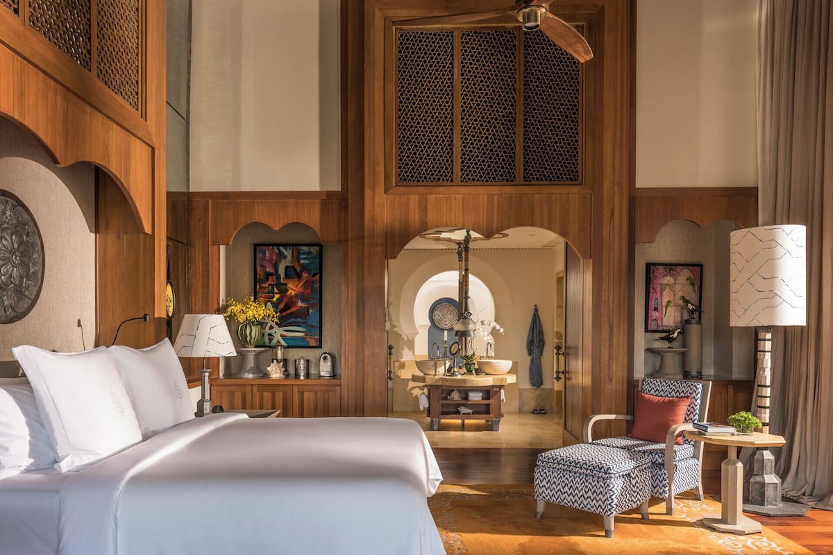 Ropa de cama de alta calidad, edredón, camas con pillow-top y minibar 
