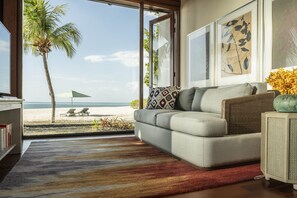 Beach Villa with Plunge Pool | Hochwertige Bettwaren, Daunenbettdecken, Pillowtop-Betten, Minibar