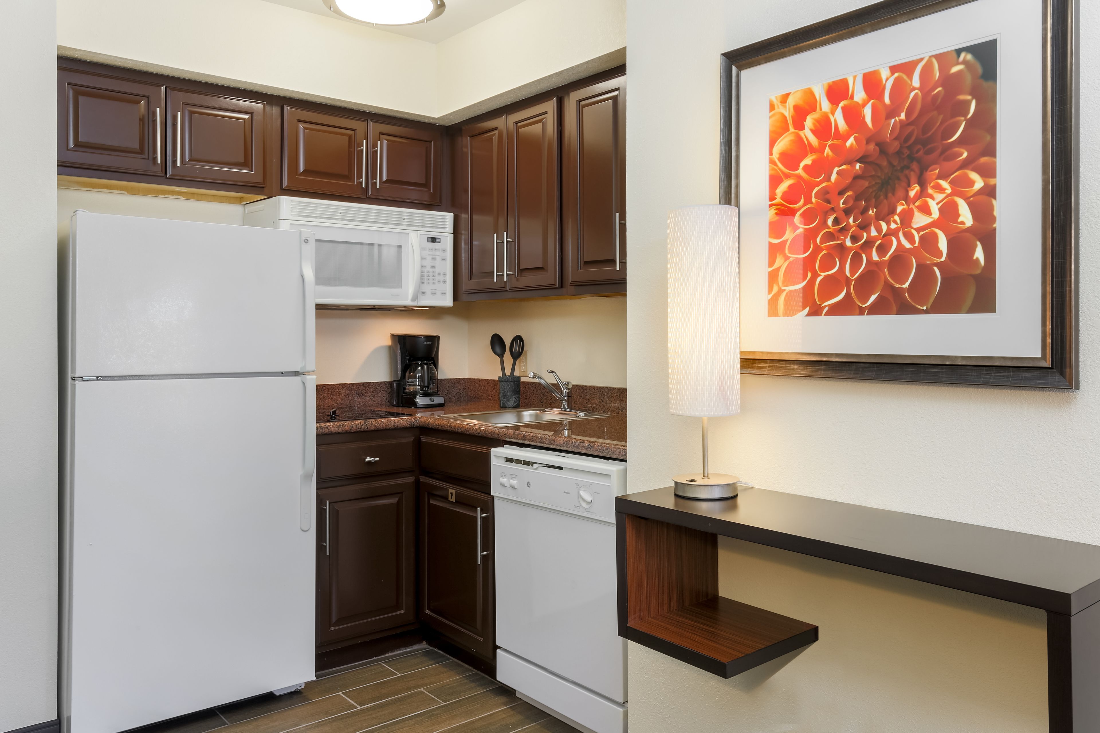 studio suite, 1 king bed, kitchen | private kitchen | full-sized fridge, microwave, stovetop, dishwasher
