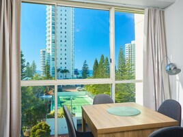 Apartamento, 1 habitación (Garden/Pool View) | Comedor