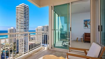 One Bedroom Ocean View Superior Apartment | Balcony