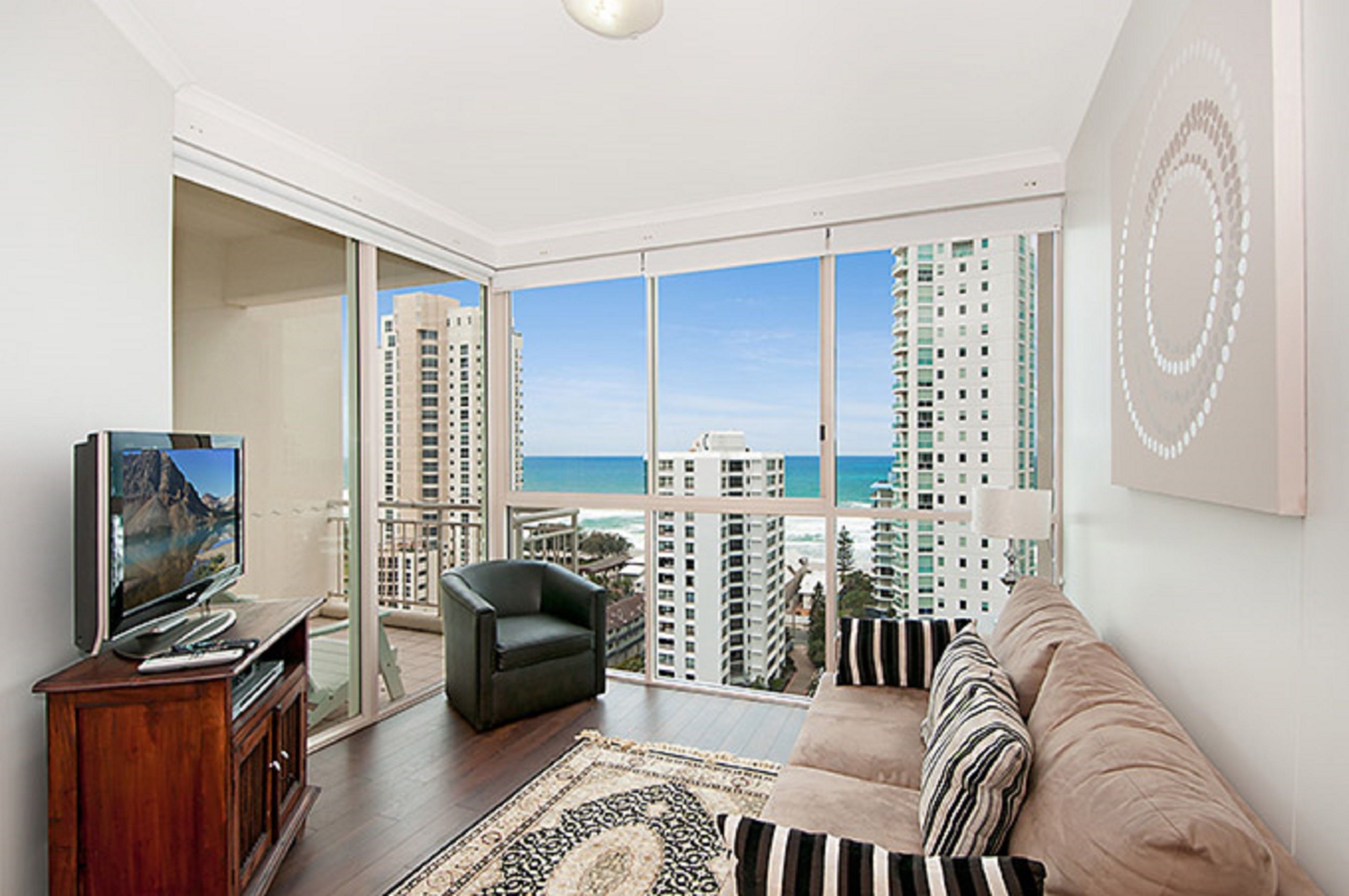 Maldives Resort — image 9