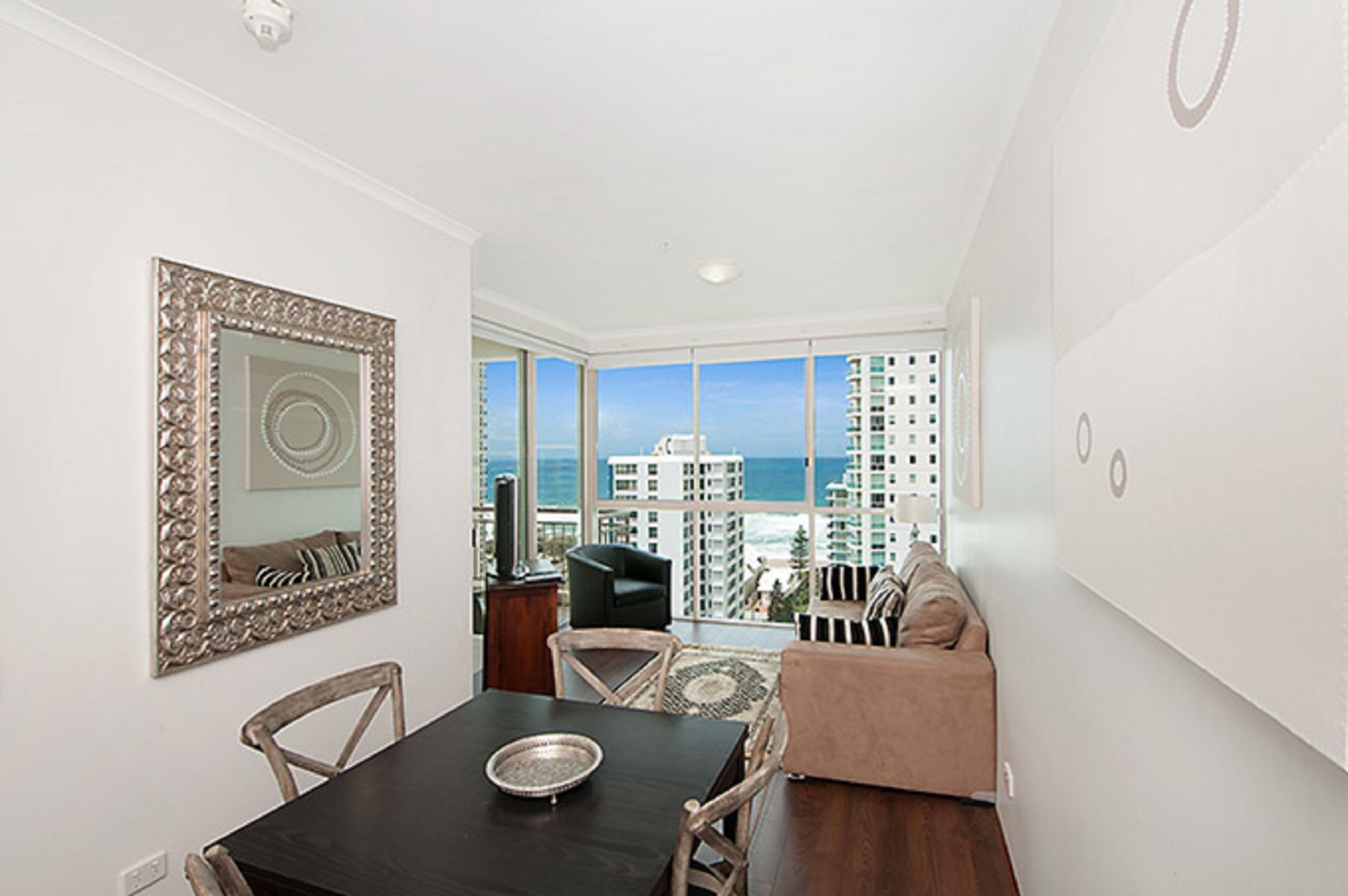 Maldives Resort — image 8