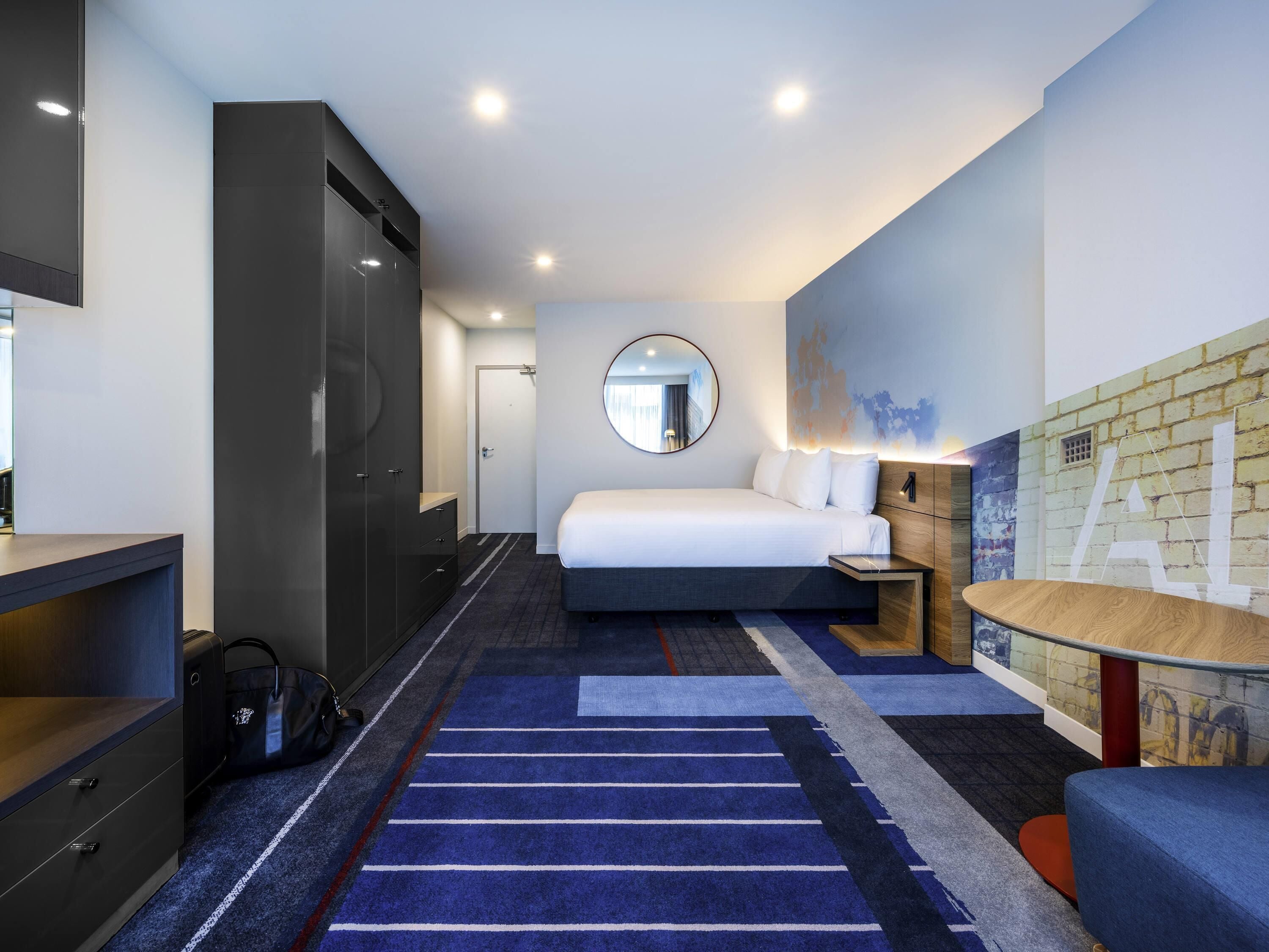 Superior Room, 1 King Bed | In-room safe, desk, laptop workspace, soundproofing