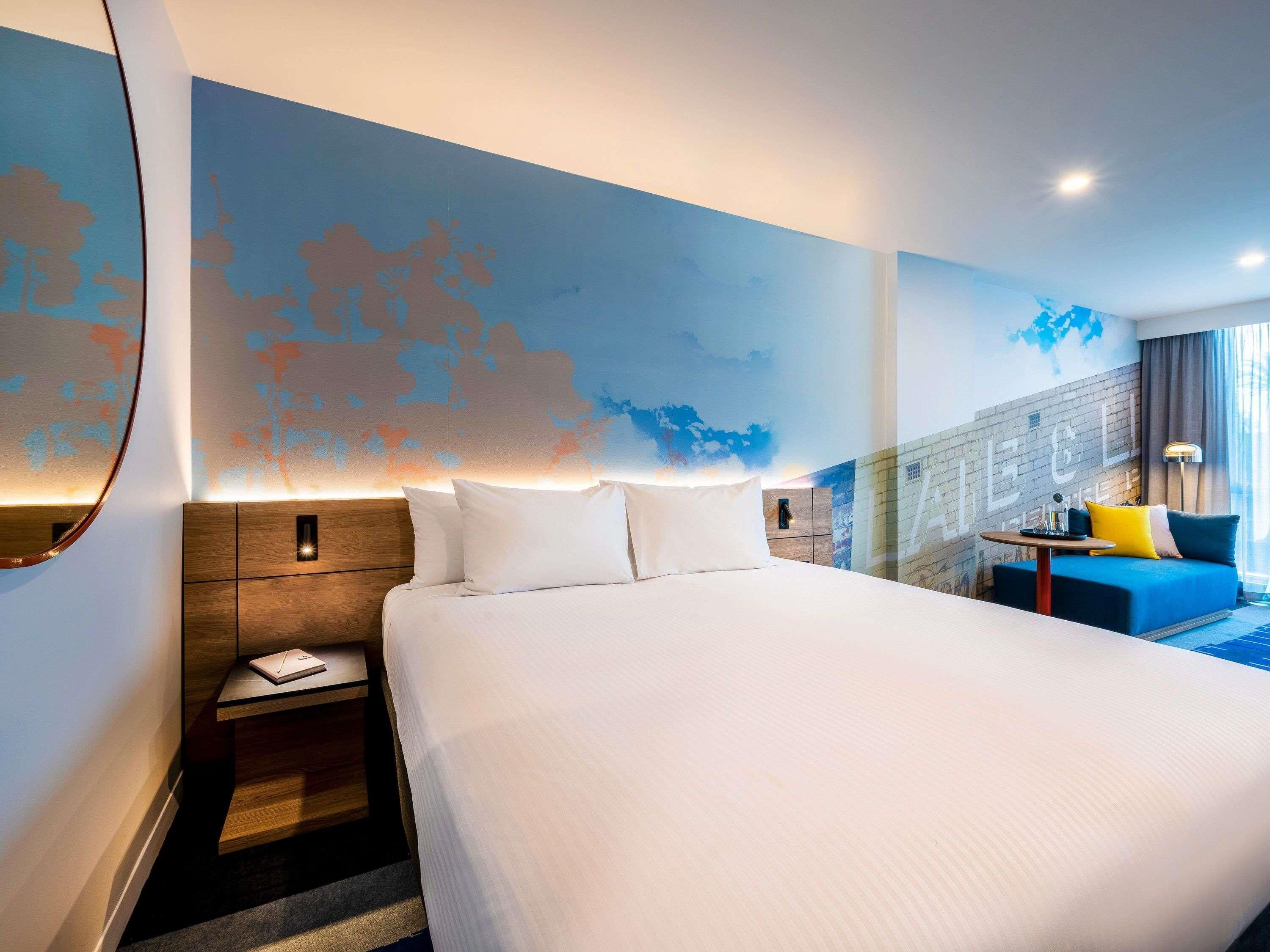 Superior Room, 1 King Bed | In-room safe, desk, laptop workspace, soundproofing