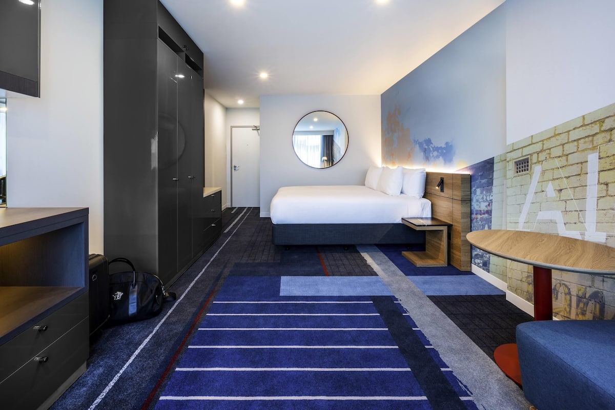 Superior Room, 1 King Bed