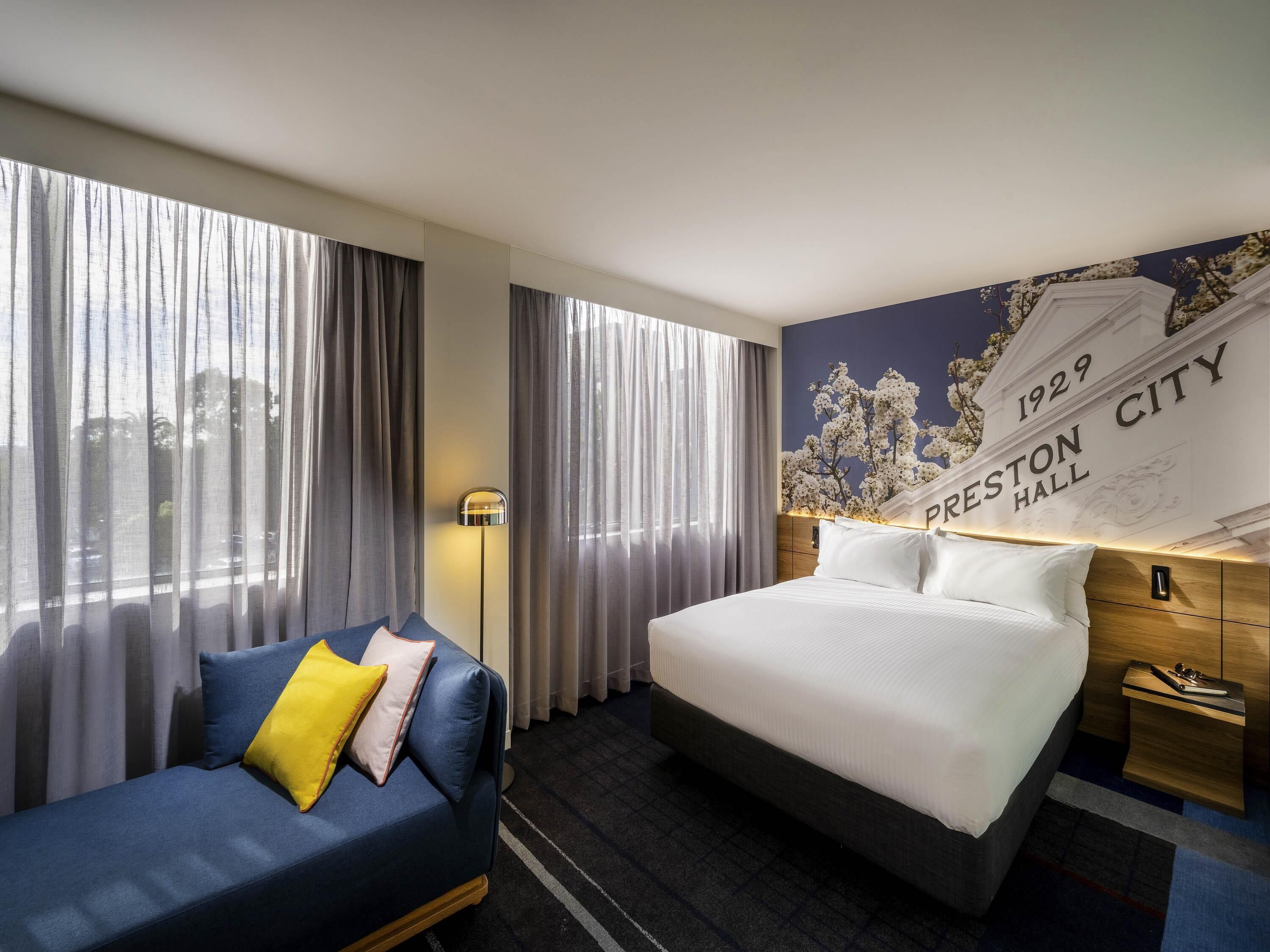 In-room safe, desk, laptop workspace, soundproofing