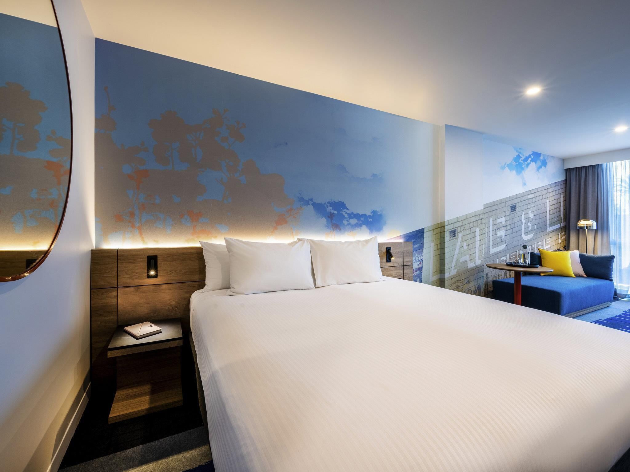 In-room safe, desk, laptop workspace, soundproofing
