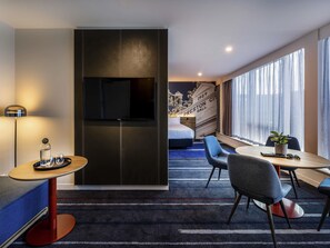 Executive suite, 1 kingsize bed | Een kluis op de kamer, een bureau, een laptopwerkplek