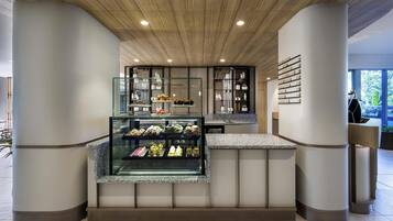 Desayuno a la carta todos los días (con cargo)