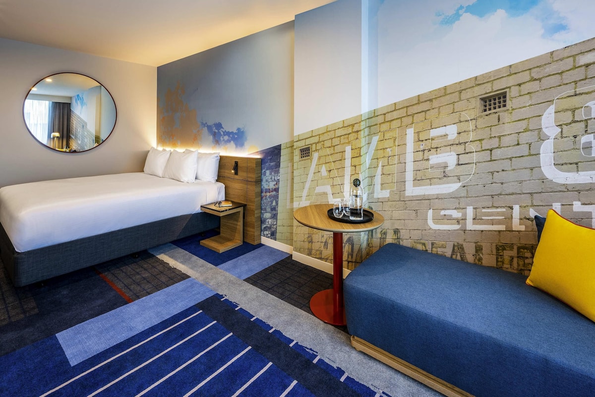 In-room safe, desk, laptop workspace, soundproofing