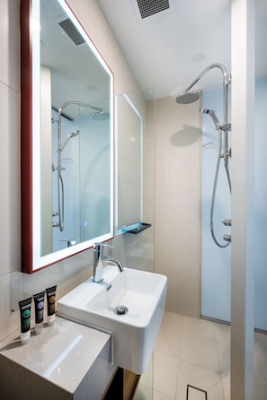 Studio, 1 Queen Bed, Kitchenette | In-room safe, desk, laptop workspace, soundproofing - Novotel Melbourne Preston (Preston)