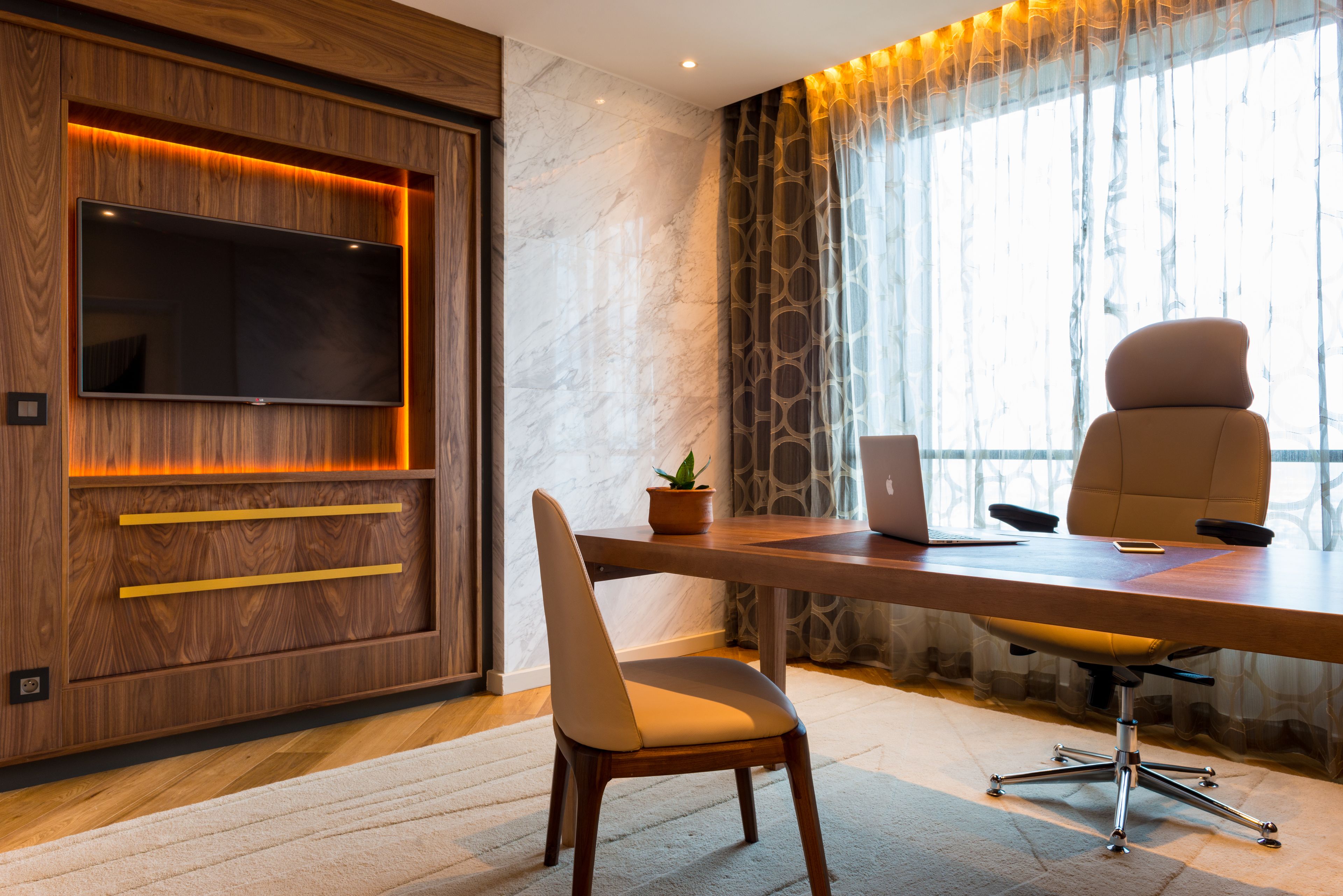 in-room business centre