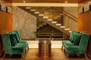 3 bars/lounges, poolside bar