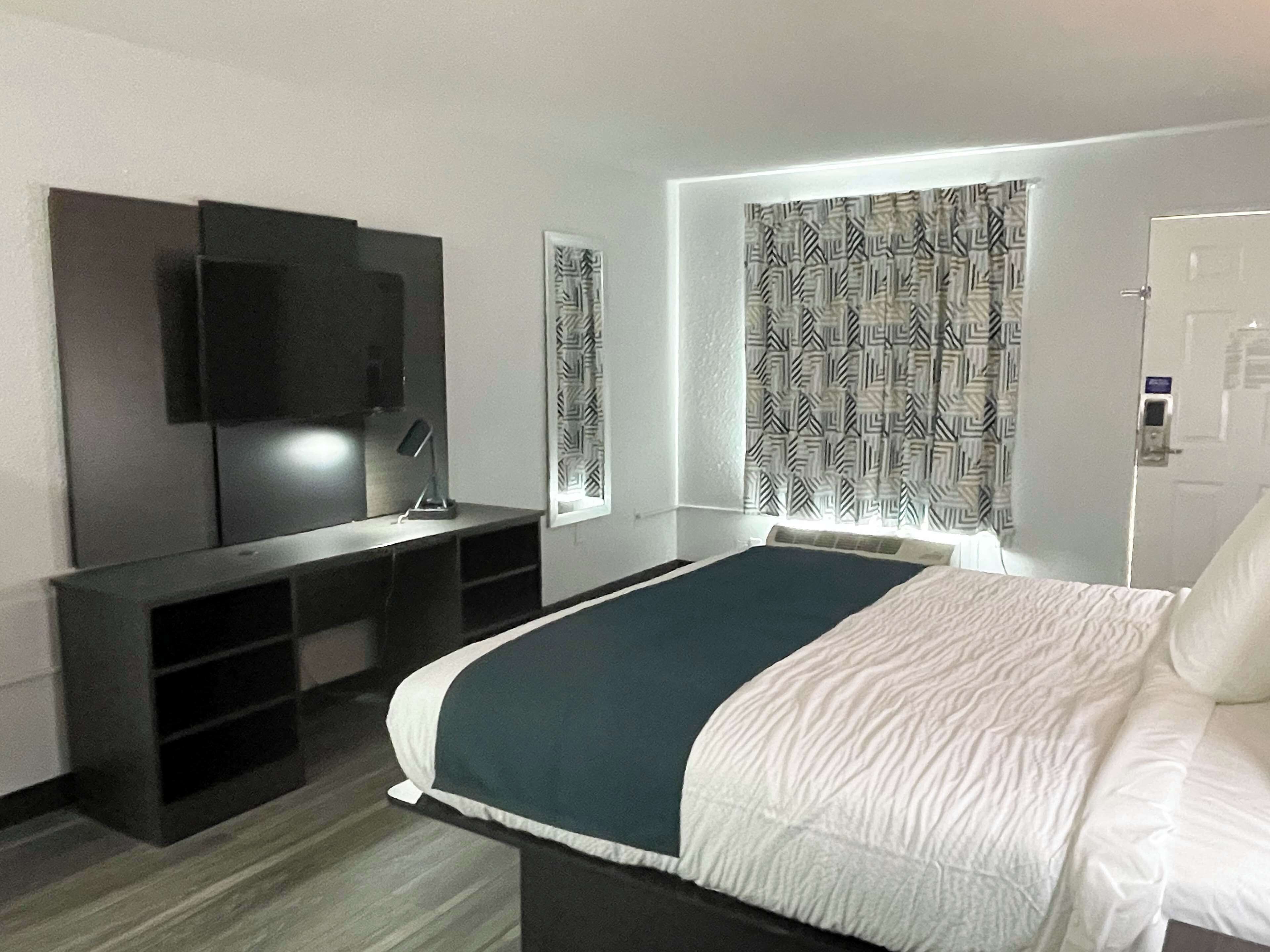 書桌、筆電工作空間、遮光布/窗簾、免費無線上網