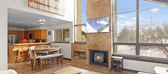 Red Pine Condominiums by All Seasons Resort Lodging