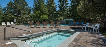 Red Pine Condominiums by All Seasons Resort Lodging