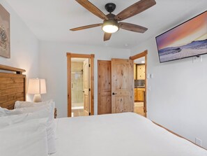 1 Bedroom Condo T1 | Premium bedding, individually decorated, individually furnished - Red Pine Condominiums by All Seasons Resort Lodging (Park City)