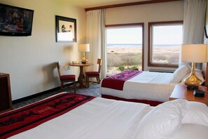 Pillow-top beds, in-room safe, iron/ironing board, free cots/infant beds - Quinault Beach Resort & Casino (Hoquiam)