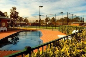 2 outdoor pools - Potters Resort Hunter Valley (Nulkaba)