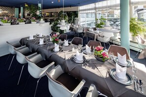 2 restaurants, breakfast, lunch, dinner served; Regional cuisine 