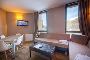 Comfort Apartment, 1 Bedroom | In-room safe, free WiFi - SOWELL RÉSIDENCES New Chastillon (Isola)