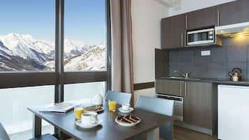 In-room safe, blackout curtains, iron/ironing board