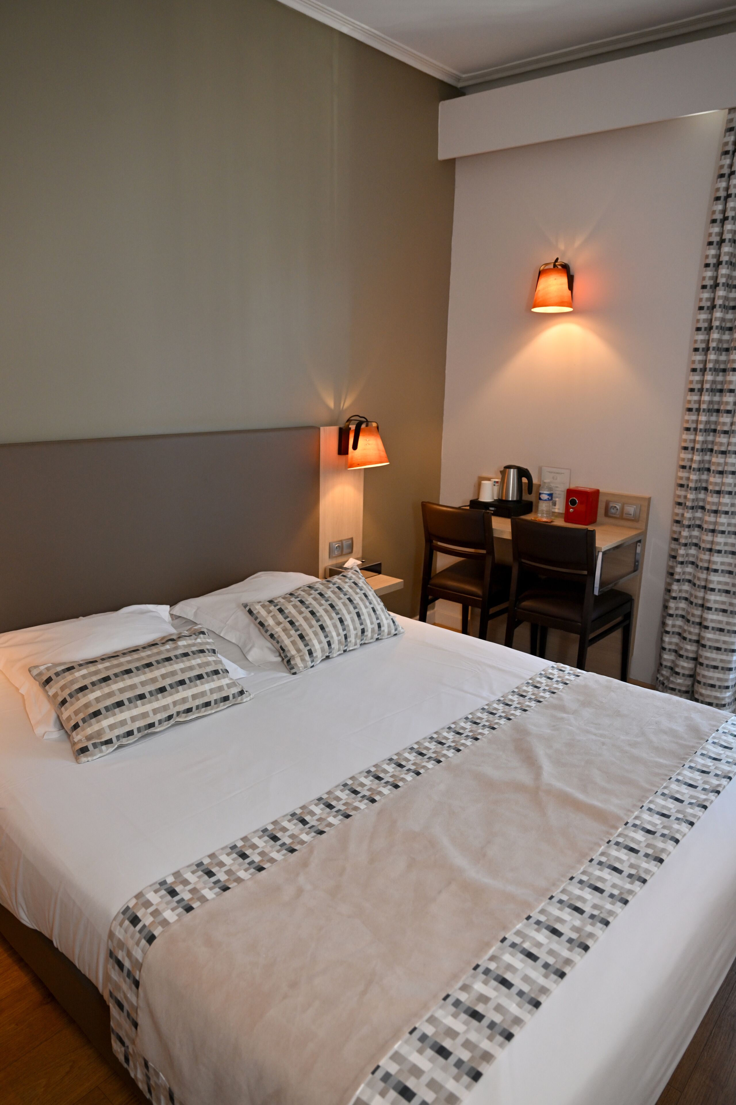 Comfort Double Room | Individually decorated, individually furnished, desk, blackout drapes