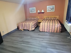 Traditional Double Room Single Use, 2 Double Beds | Desk, free WiFi, bed sheets - Budget Host Motel Gainesville (Gainesville)